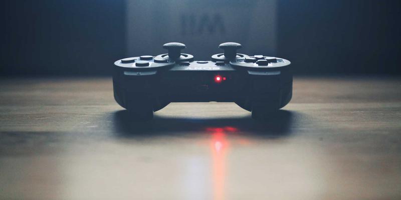 千纸秀折纸中的数学之美：几何、拓扑与折痕图案的编织奥秘