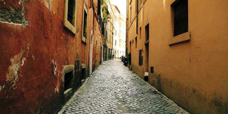 指尖的编织诗：千纸秀折纸艺术家专访，揭秘手工艺术的治愈力量